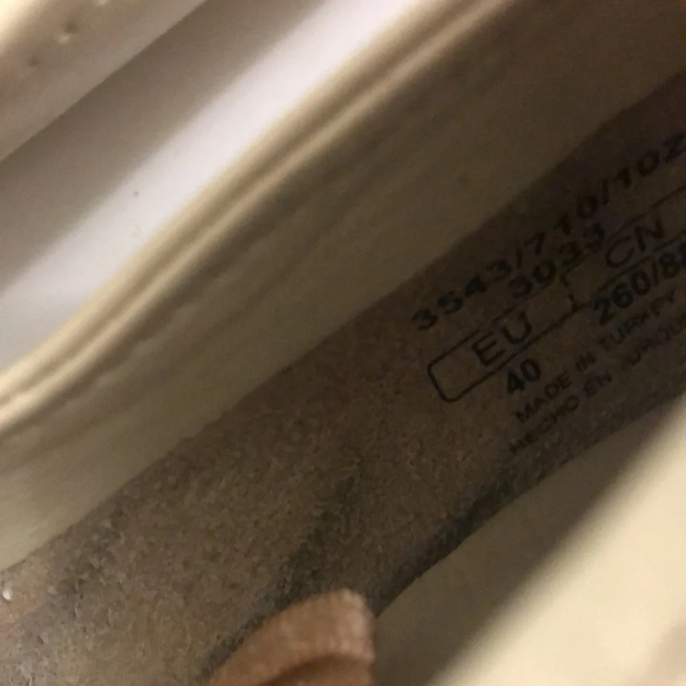 Zara 40 (9-9.5 USA) Ballet Flat Shoes Cream Bone Leather Excellent Condition - Picture 9 of 9